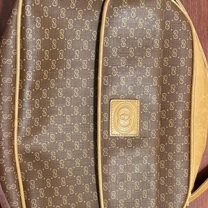 Authentic Gucci vintage purse brown leather with strap